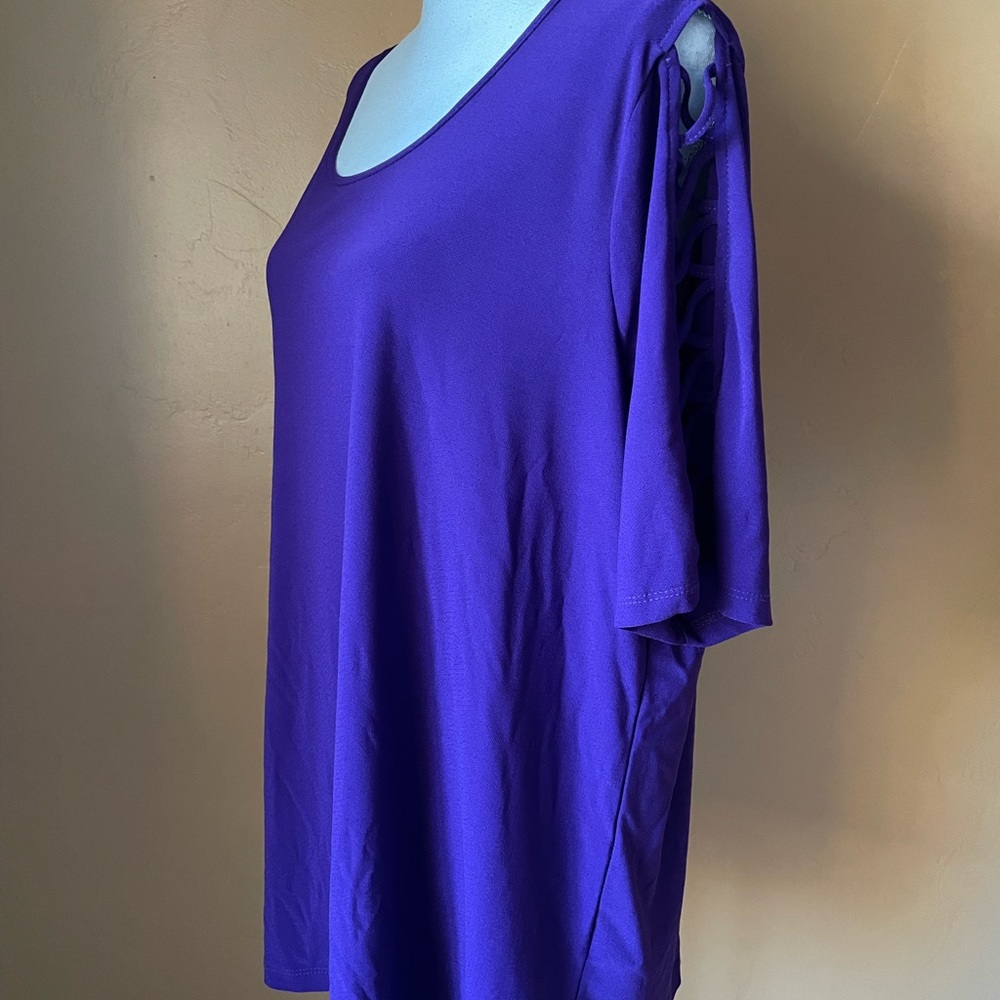 89th & Madison Purple Tunic Top (Size 1X) with Crisscross Design Along Sleeves